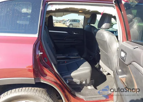 2018 Toyota Highlander Xle z USA, uszkodzony, nr VIN 5TDJZRFH9JS809846